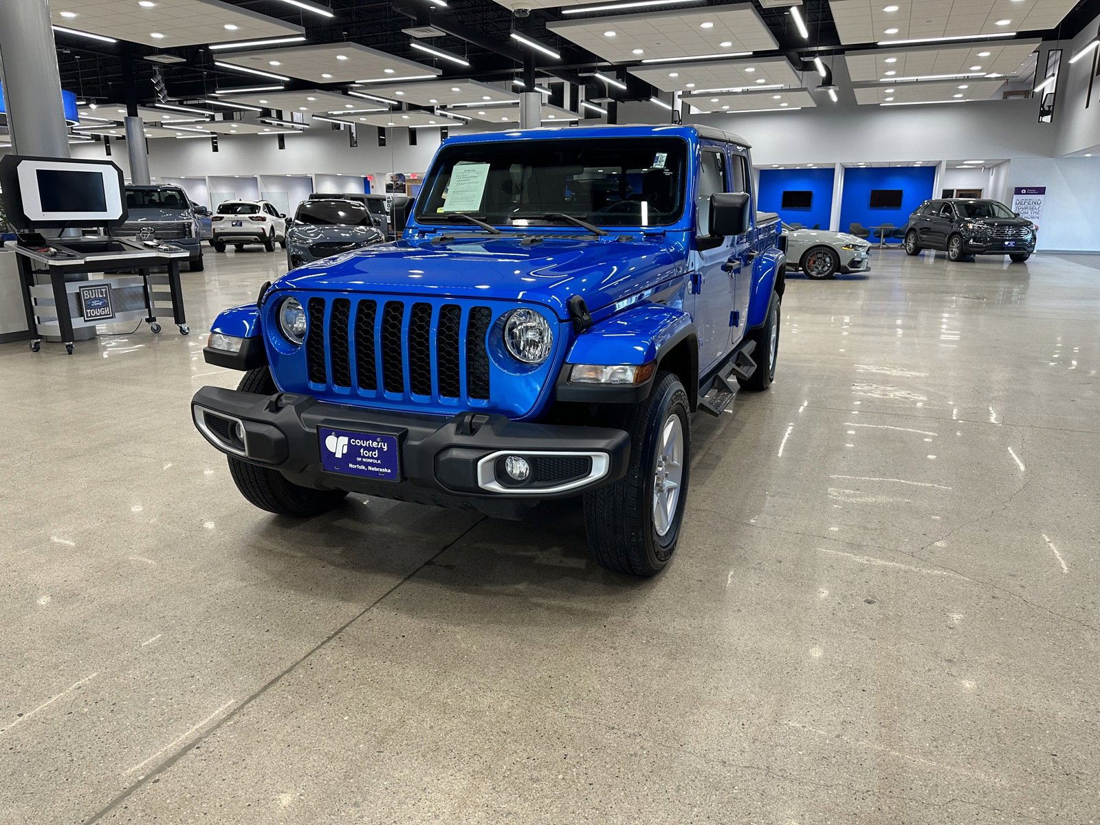 Used 2021 Jeep Gladiator Sport image 4