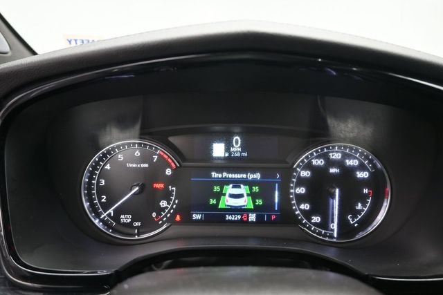 Used 2024 Cadillac XT5 Premium Luxury w/ LPO, Floor Liner Package AWD/4WD image 20