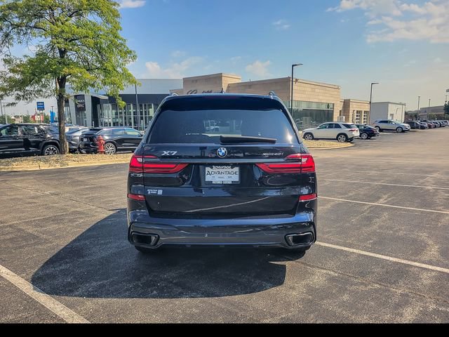 Used 2022 BMW X7 xDrive40i w/ M Sport Package AWD/4WD image 11
