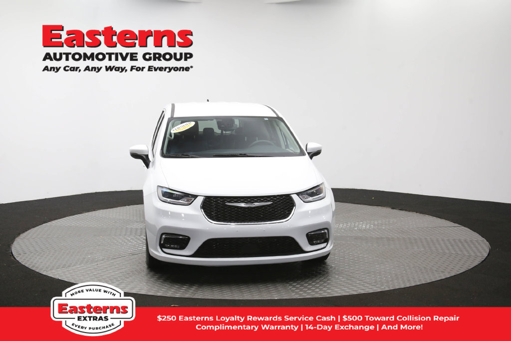 Used 2023 Chrysler Pacifica Touring-L FWD image 54