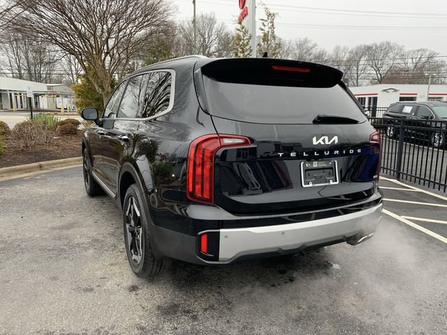Used 2023 Kia Telluride S image 6