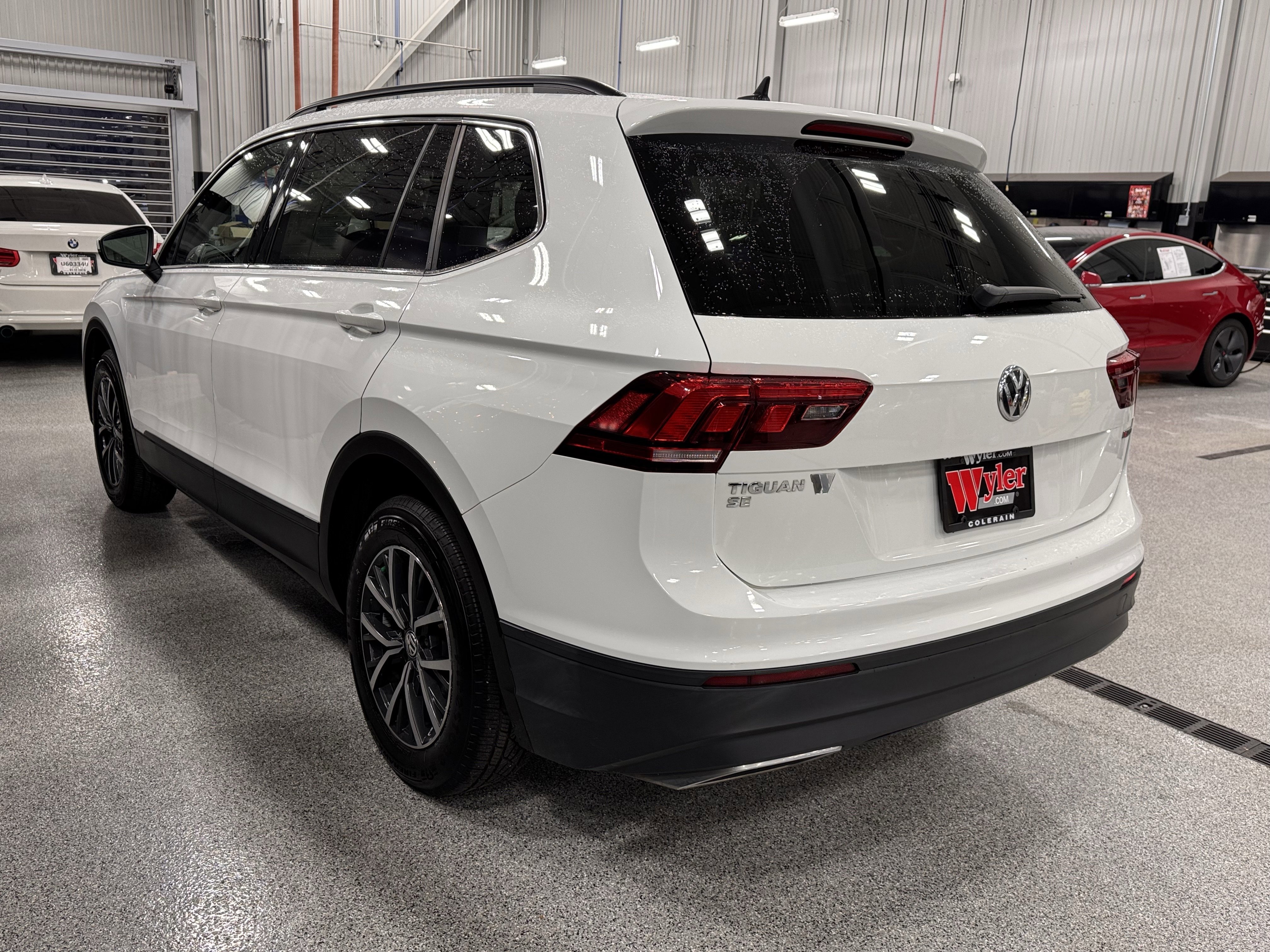 Used 2019 Volkswagen Tiguan SE w/ Panoramic Sunroof Package image 31