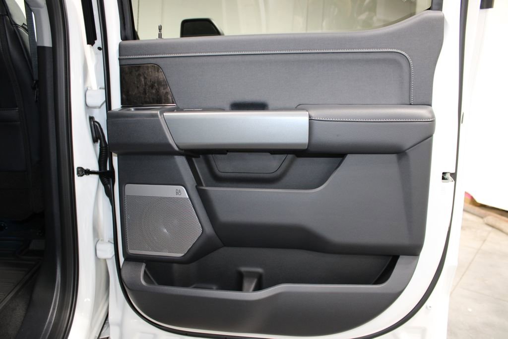 New 2026 Ford F250 Lariat w/ Black Appearance Package image 36