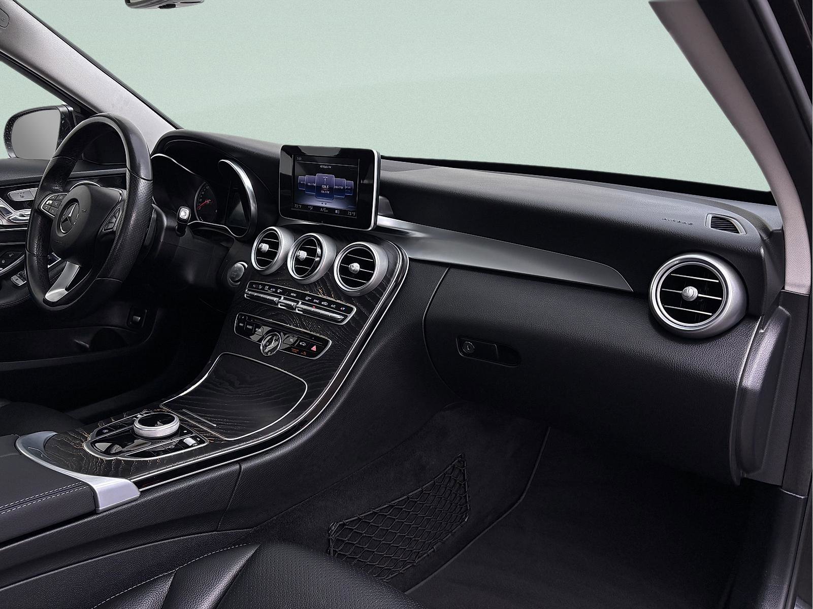 Used 2017 Mercedes-Benz C 300 4MATIC image 33