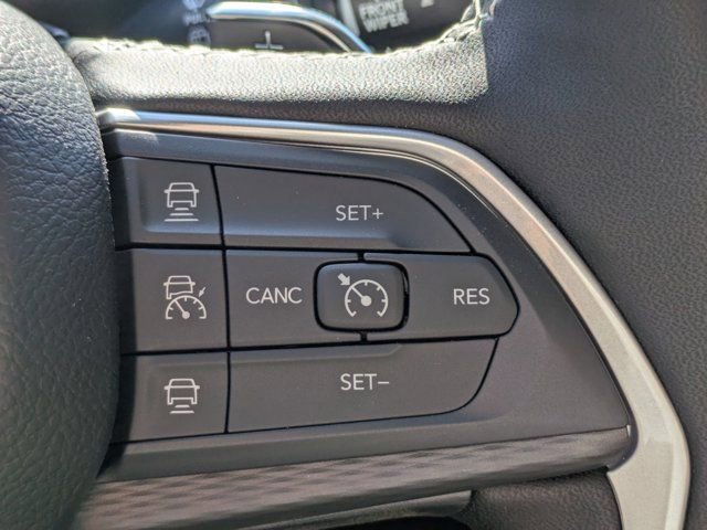 New 2025 Jeep Grand Cherokee L Laredo image 23