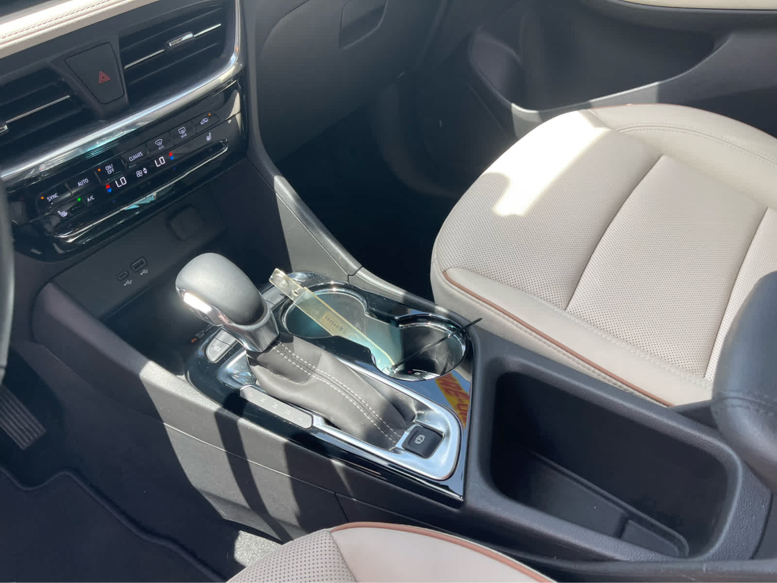 Used 2025 Buick Encore GX Avenir w/ Avenir Technology Package FWD image 17