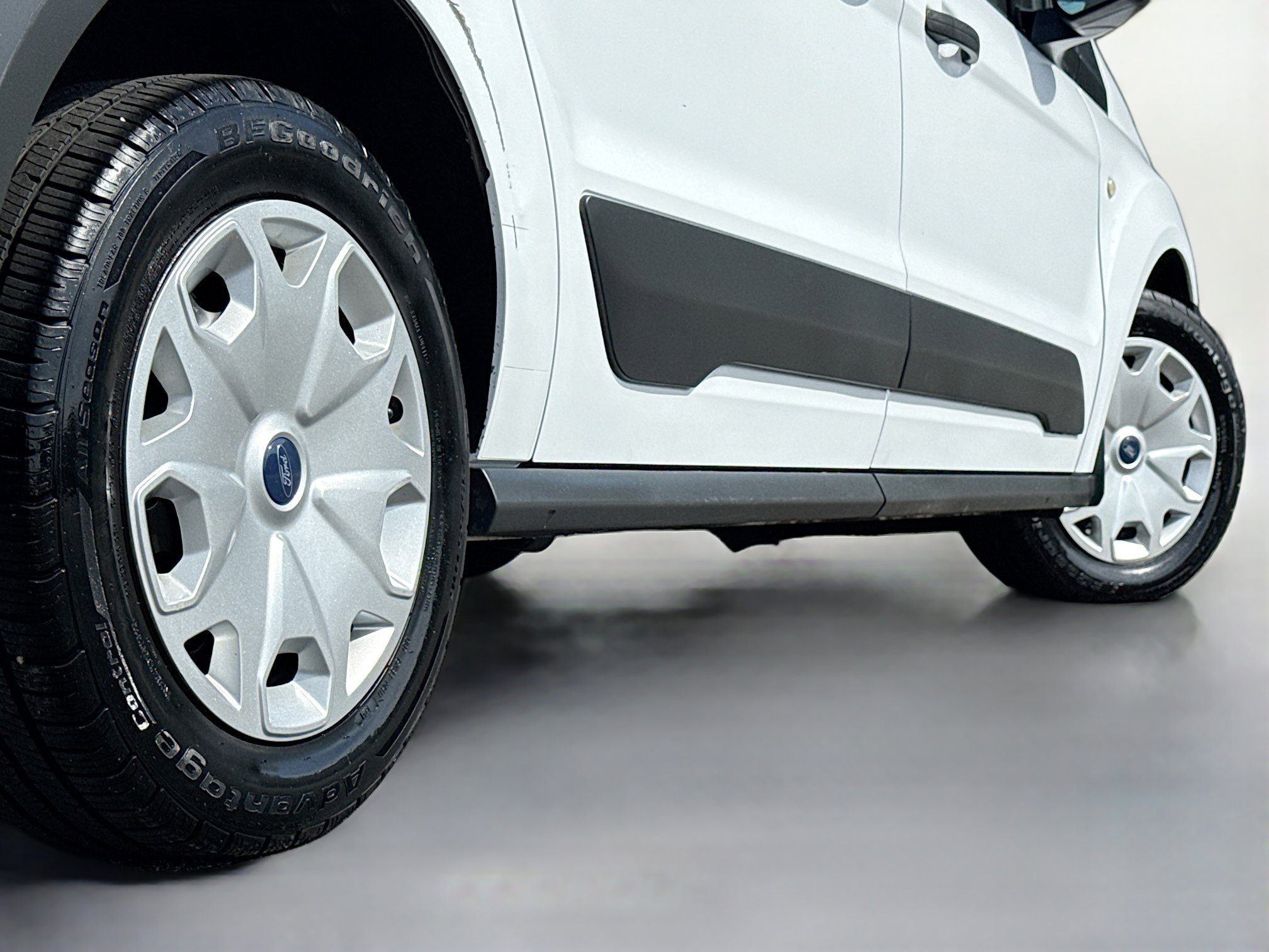 Used 2015 Ford Transit Connect XL image 14