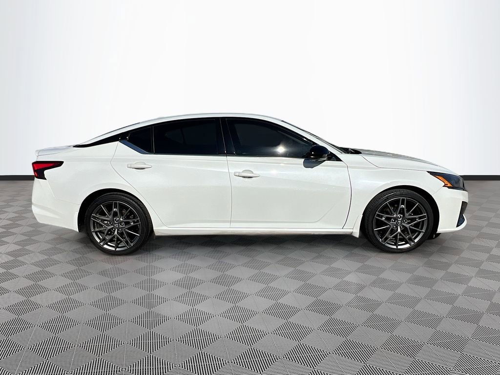 Used 2023 Nissan Altima 2.0 SR image 8