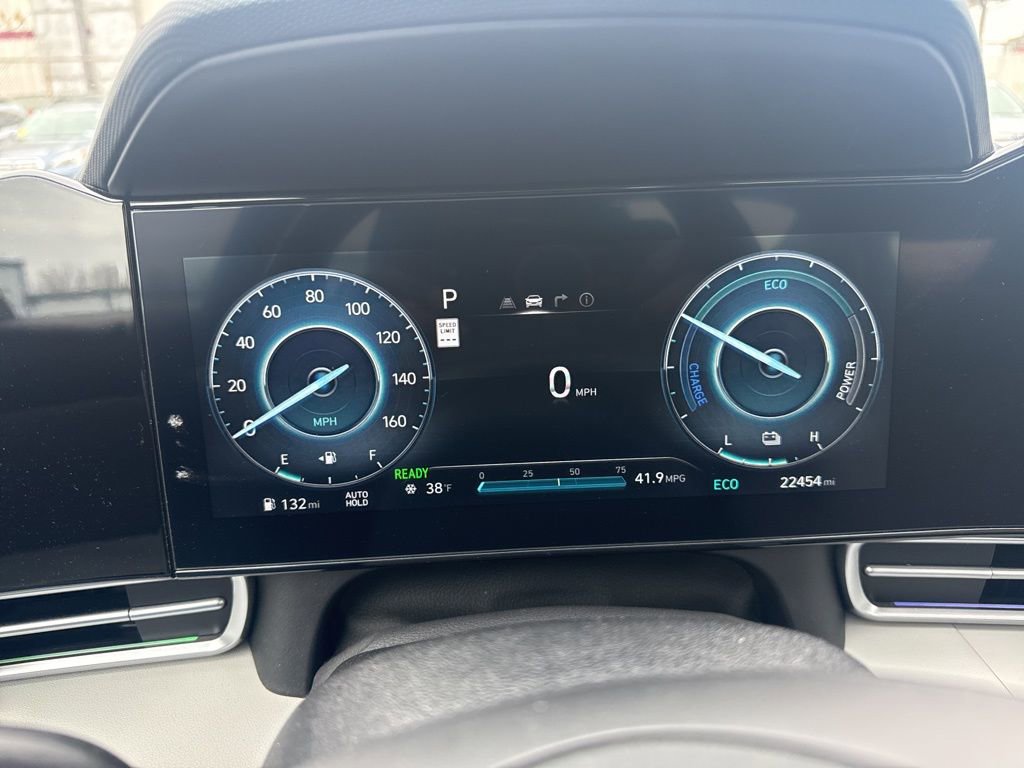 Used 2024 Hyundai Elantra Limited image 14