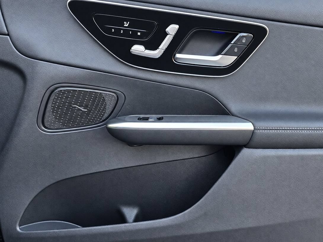 New 2027 Mercedes-Benz GLC 300 4MATIC image 38