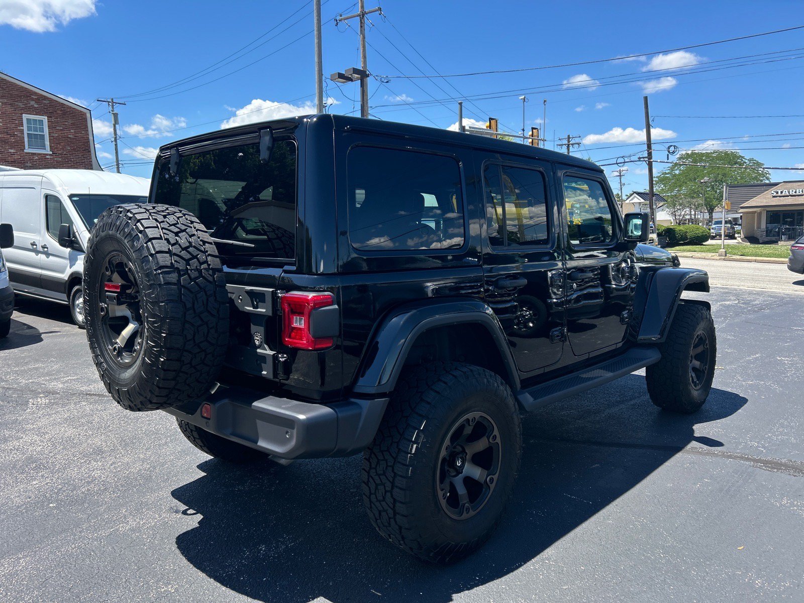Used 2025 Jeep Wrangler Unlimited Sahara AWD/4WD image 16