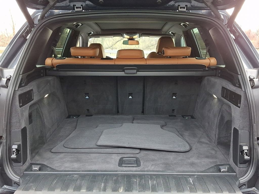Used 2022 BMW X5 xDrive40i w/ Parking Assistance Package image 29
