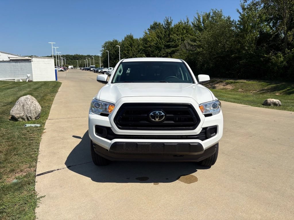 Used 2023 Toyota Tacoma SR AWD/4WD image 12