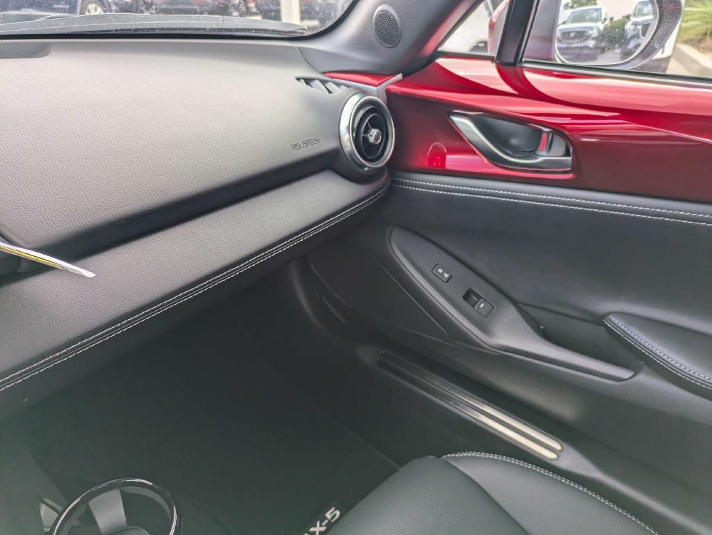 New 2026 MAZDA MX-5 Miata RF Grand Touring RWD image 15