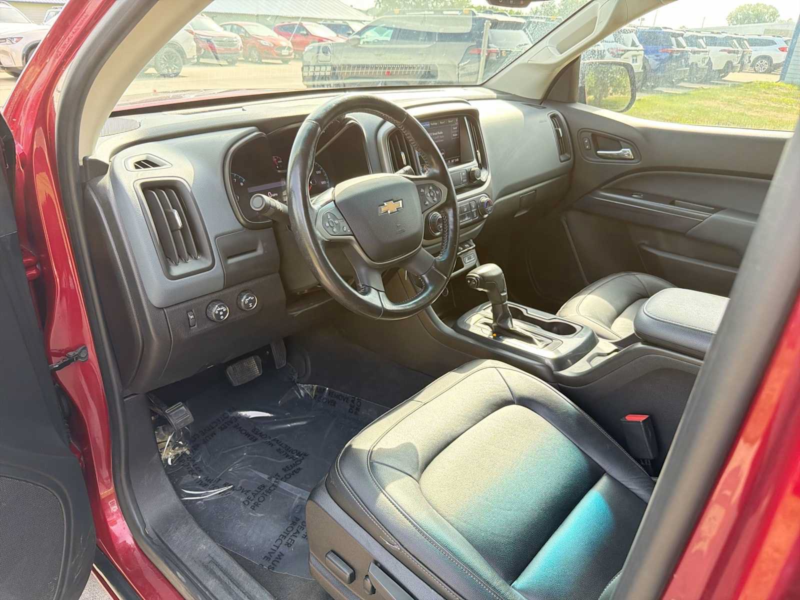 Used 2020 Chevrolet Colorado Z71 AWD/4WD image 2