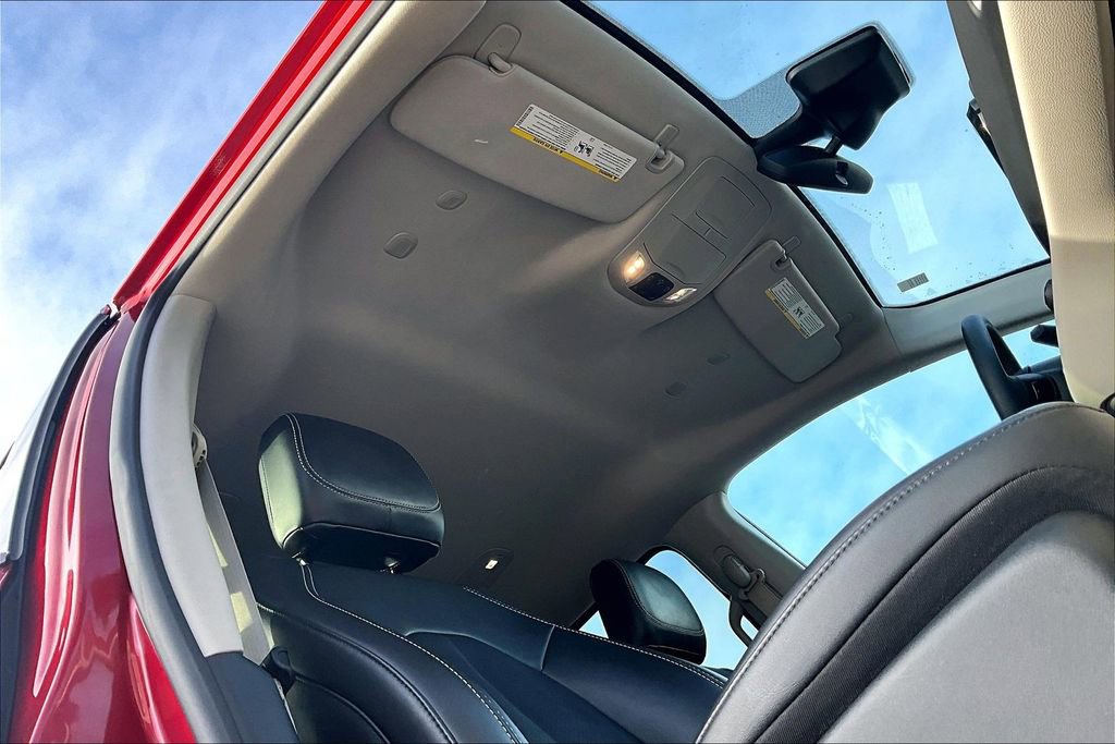 Used 2024 Chrysler Pacifica Touring-L image 27