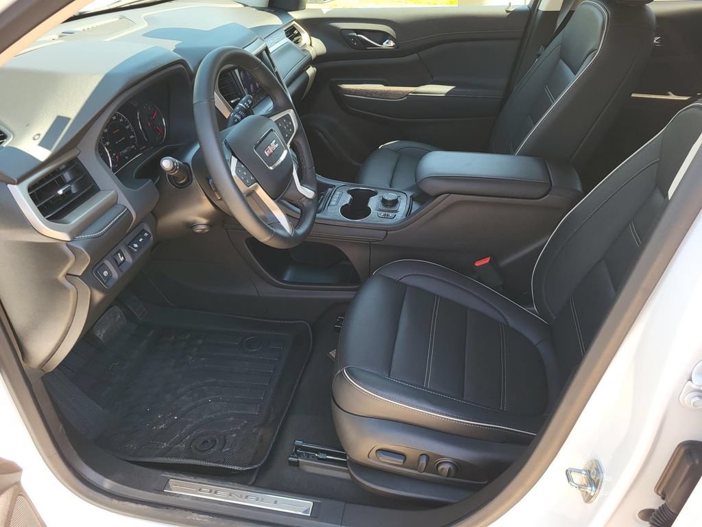 Used 2023 GMC Acadia Denali w/ Trailering Package FWD image 11