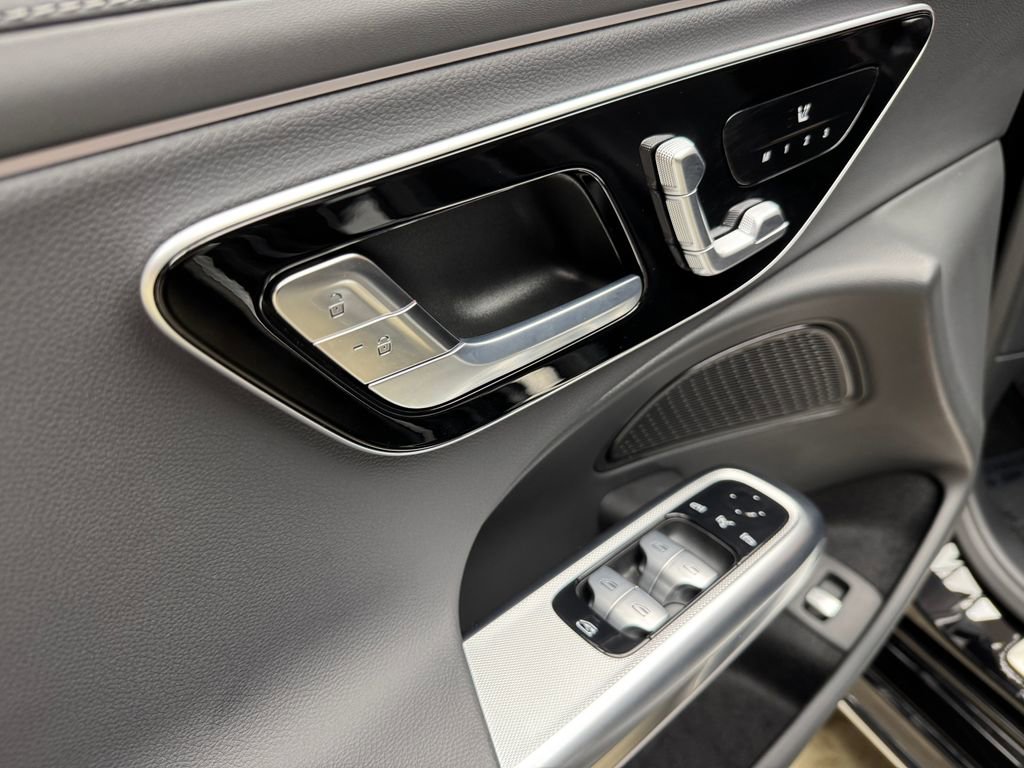 Used 2026 Mercedes-Benz E 350 4MATIC Sedan image 11