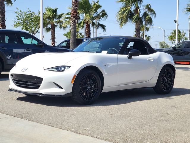 New 2026 MAZDA MX-5 Miata Club w/ Interior Package RWD image 2