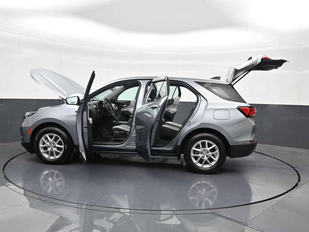 Used 2024 Chevrolet Equinox LS FWD image 33