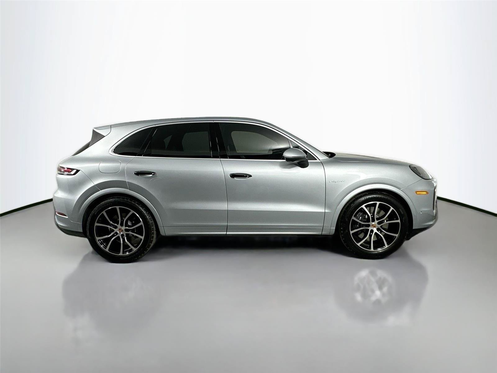 Certified 2026 Porsche Cayenne Coupe AWD/4WD image 8