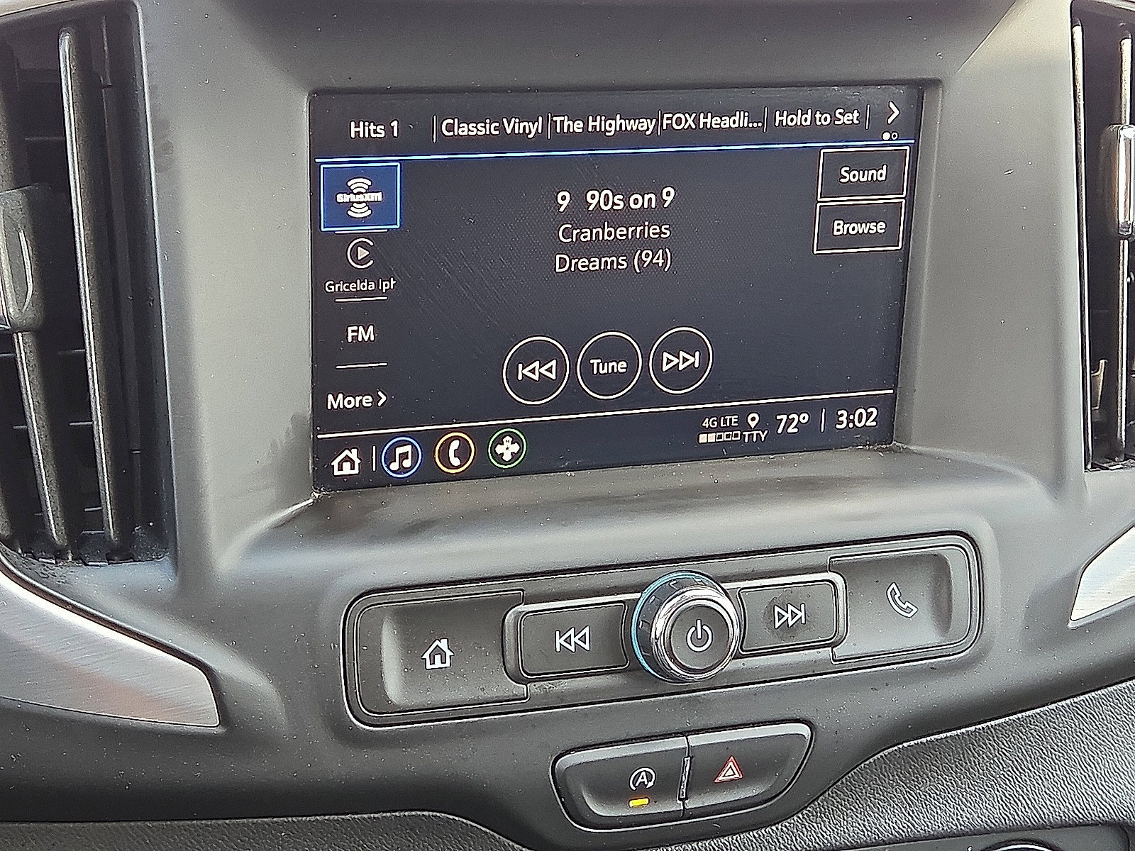 Used 2024 GMC Terrain SLE FWD image 26