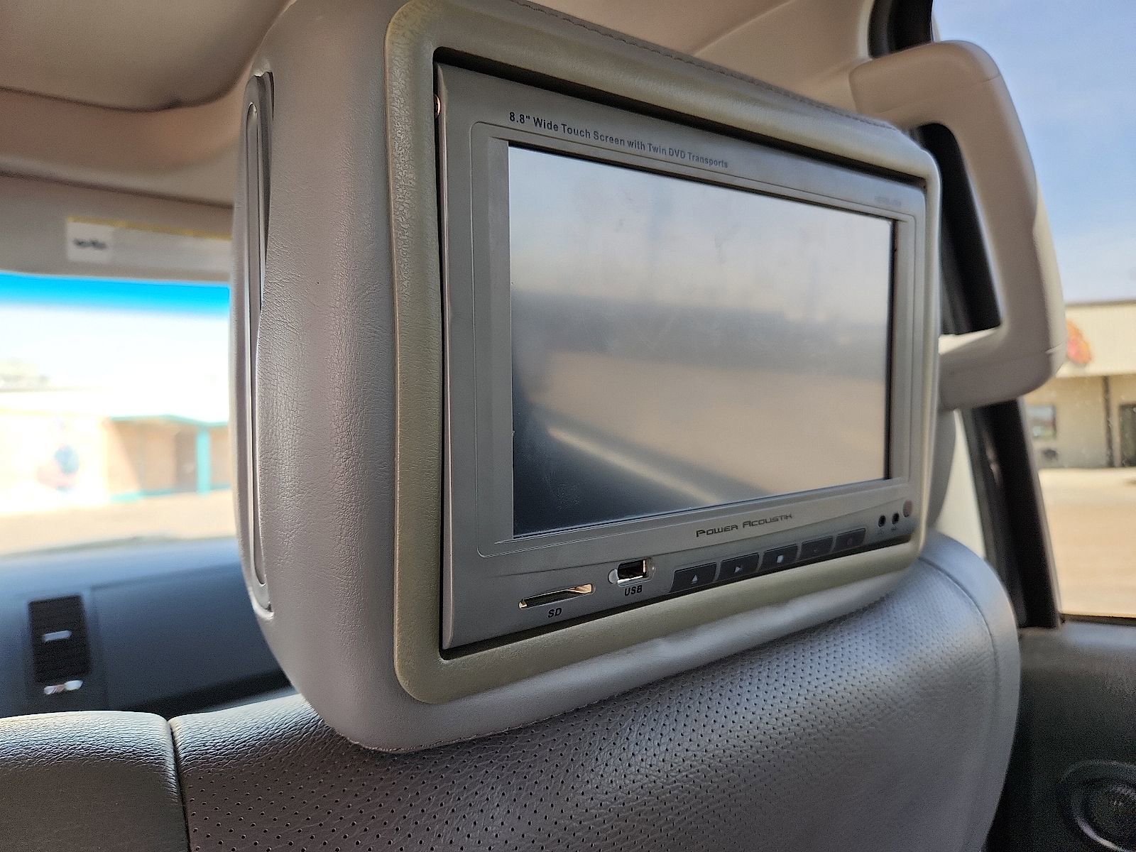 Used 2013 Toyota Tundra Platinum image 11