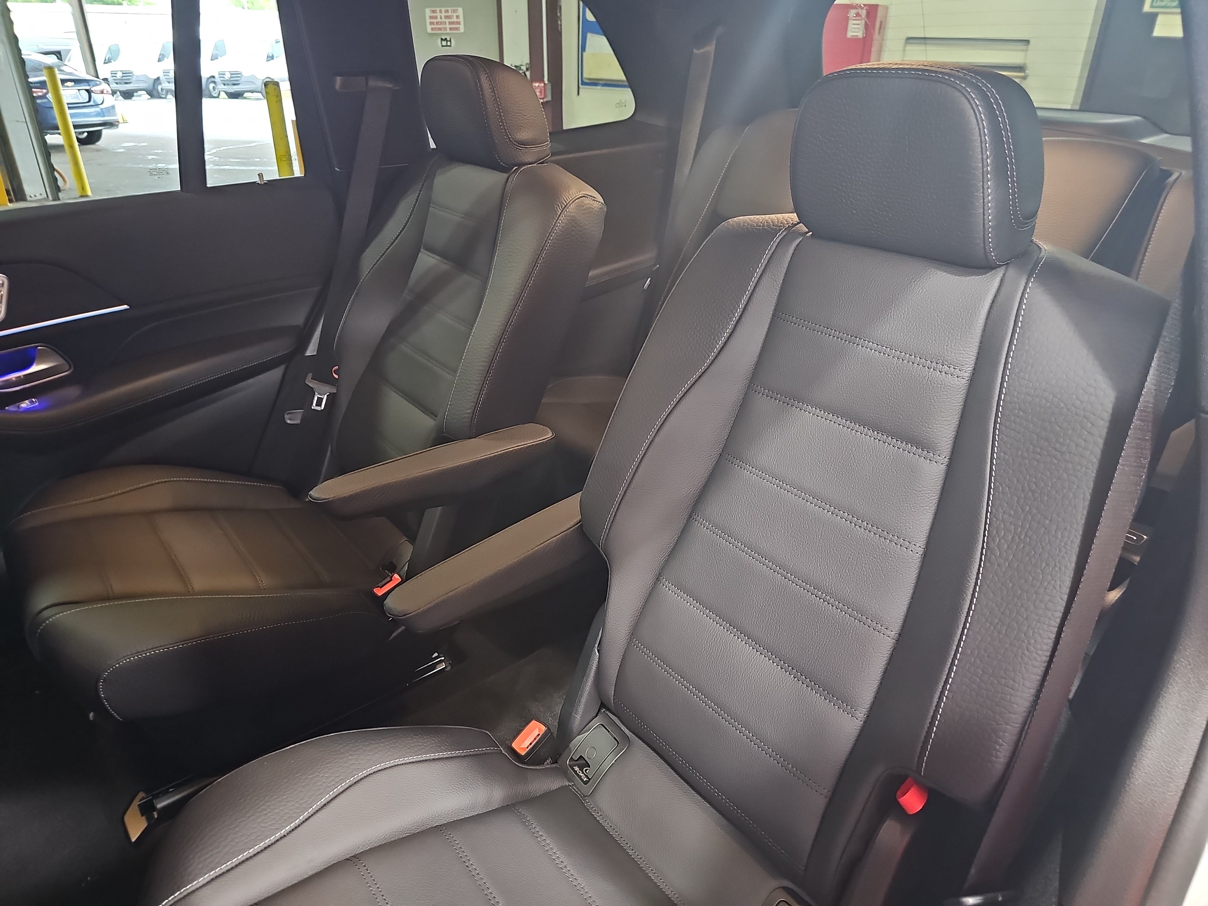 New 2026 Mercedes-Benz GLS 450 4MATIC image 16