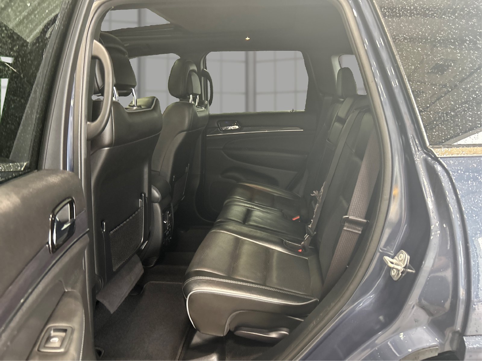 Used 2021 Jeep Grand Cherokee Overland AWD/4WD image 10