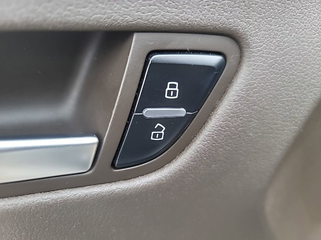 Used 2014 Audi A4 2.0T Premium Plus w/ Premium Plus Package AWD/4WD image 13