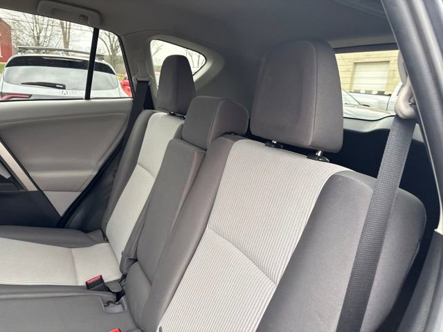 Used 2013 Toyota RAV4 LE image 21