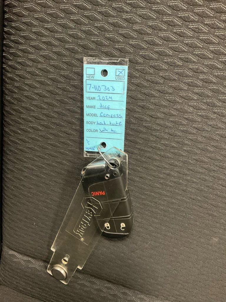 Used 2024 Jeep Compass Latitude image 37