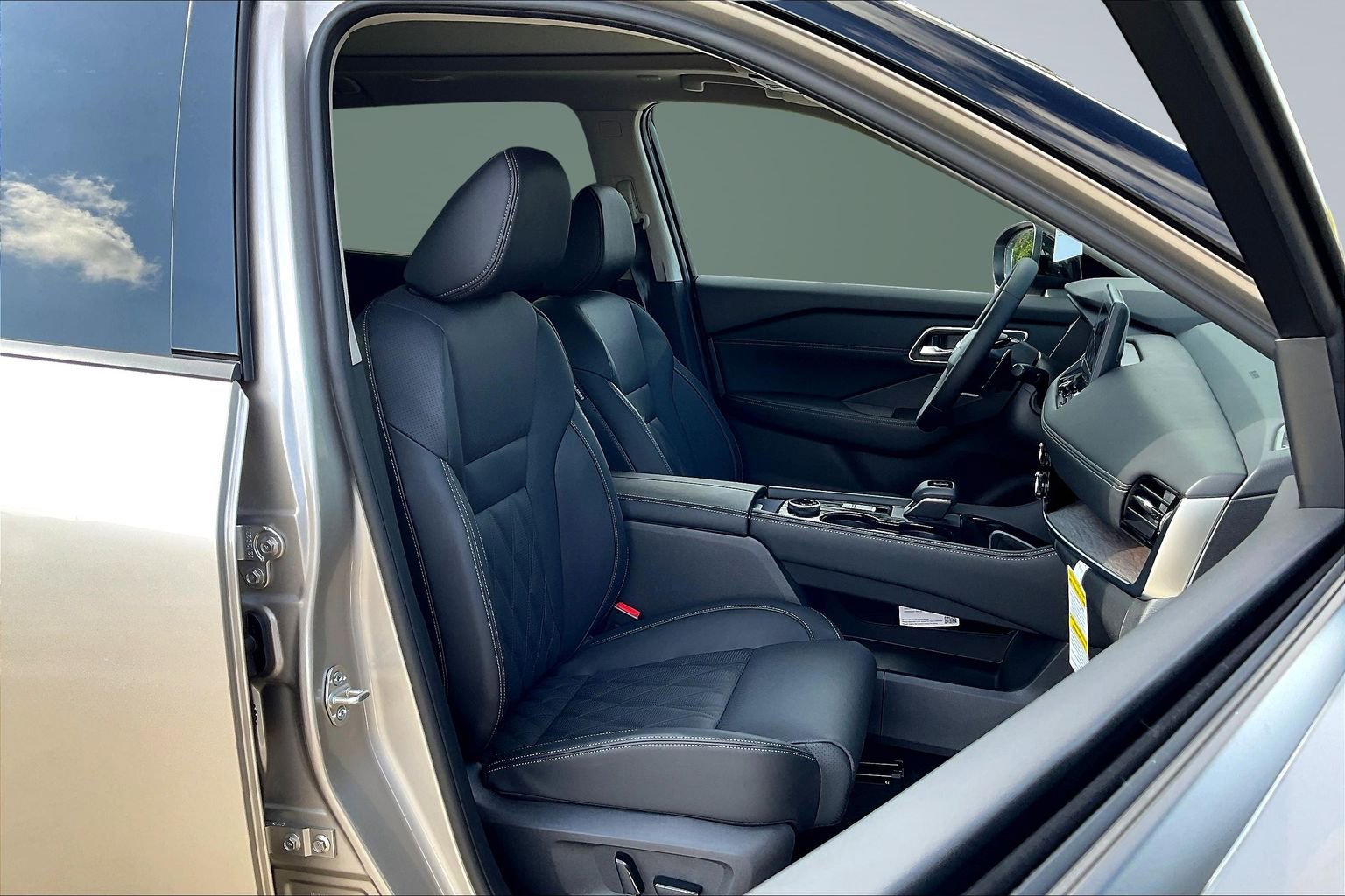 New 2026 Nissan Rogue Platinum w/ Platinum Premium Package image 10