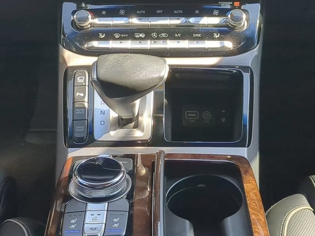 Used 2019 Genesis G90 3.3T Premium RWD image 17