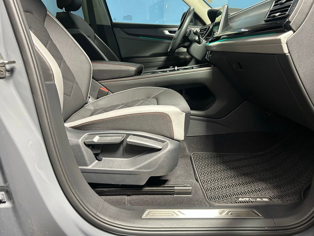 Used 2024 Volkswagen Atlas Peak Edition SE image 50