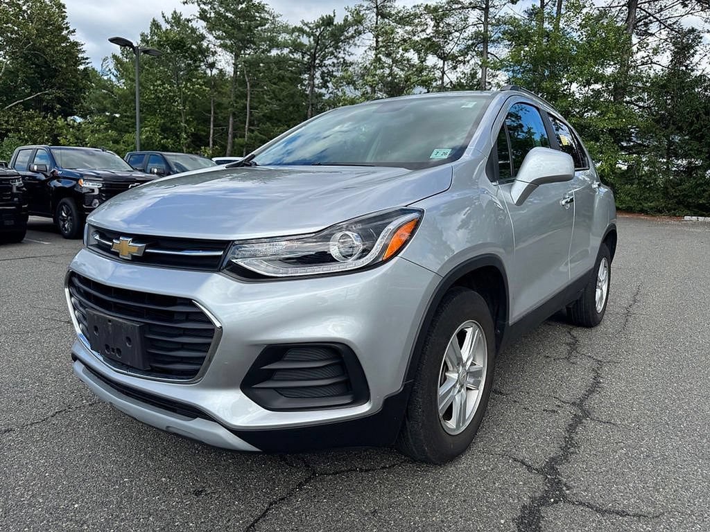 Used 2019 Chevrolet Trax LT w/ LT Convenience Package AWD/4WD image 3