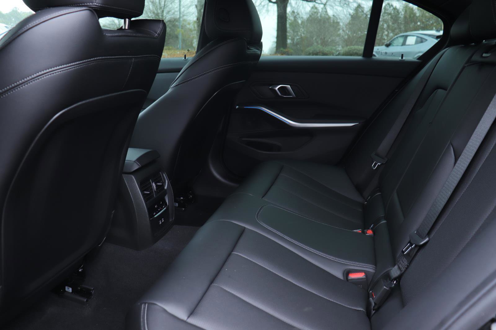 Used 2026 BMW 330i Sedan w/ M Sport Package image 13