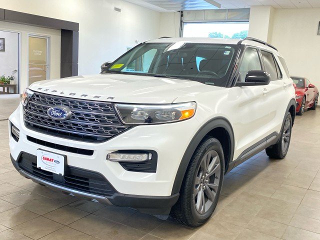 Certified 2023 Ford Explorer XLT w/ Equipment Group 202A AWD/4WD image 4