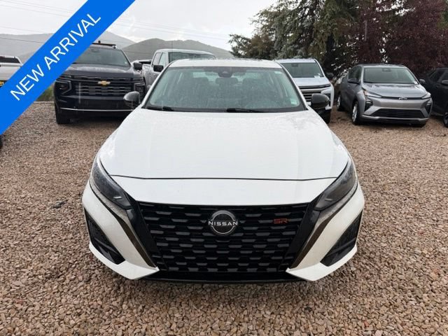 Used 2024 Nissan Altima 2.5 SR w/ SR Premium Package AWD/4WD image 2