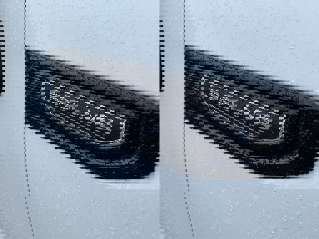 Used 2020 GMC Sierra 1500 Elevation w/ Elevation Value Package AWD/4WD image 9