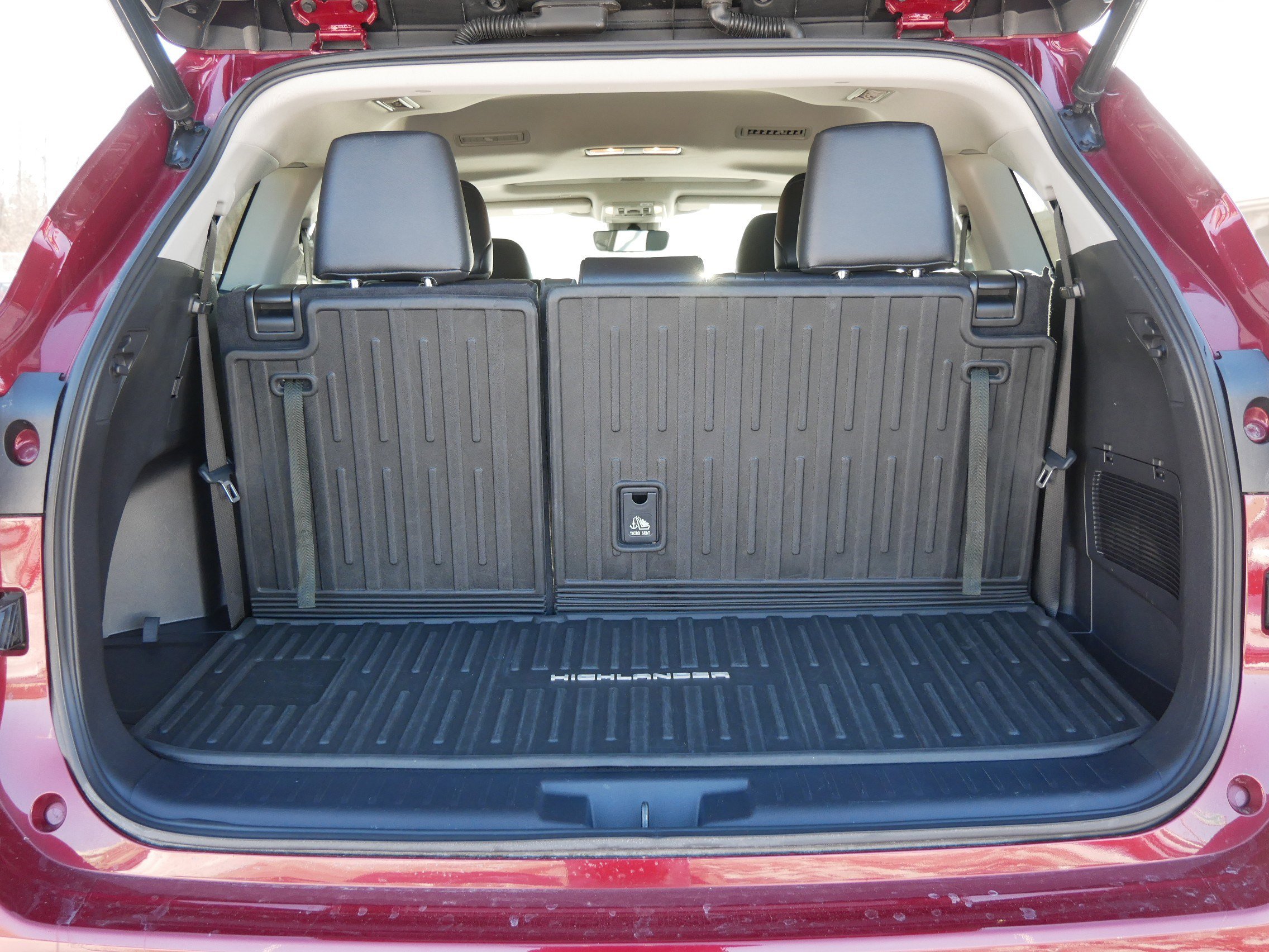 Used 2022 Toyota Highlander XLE image 26