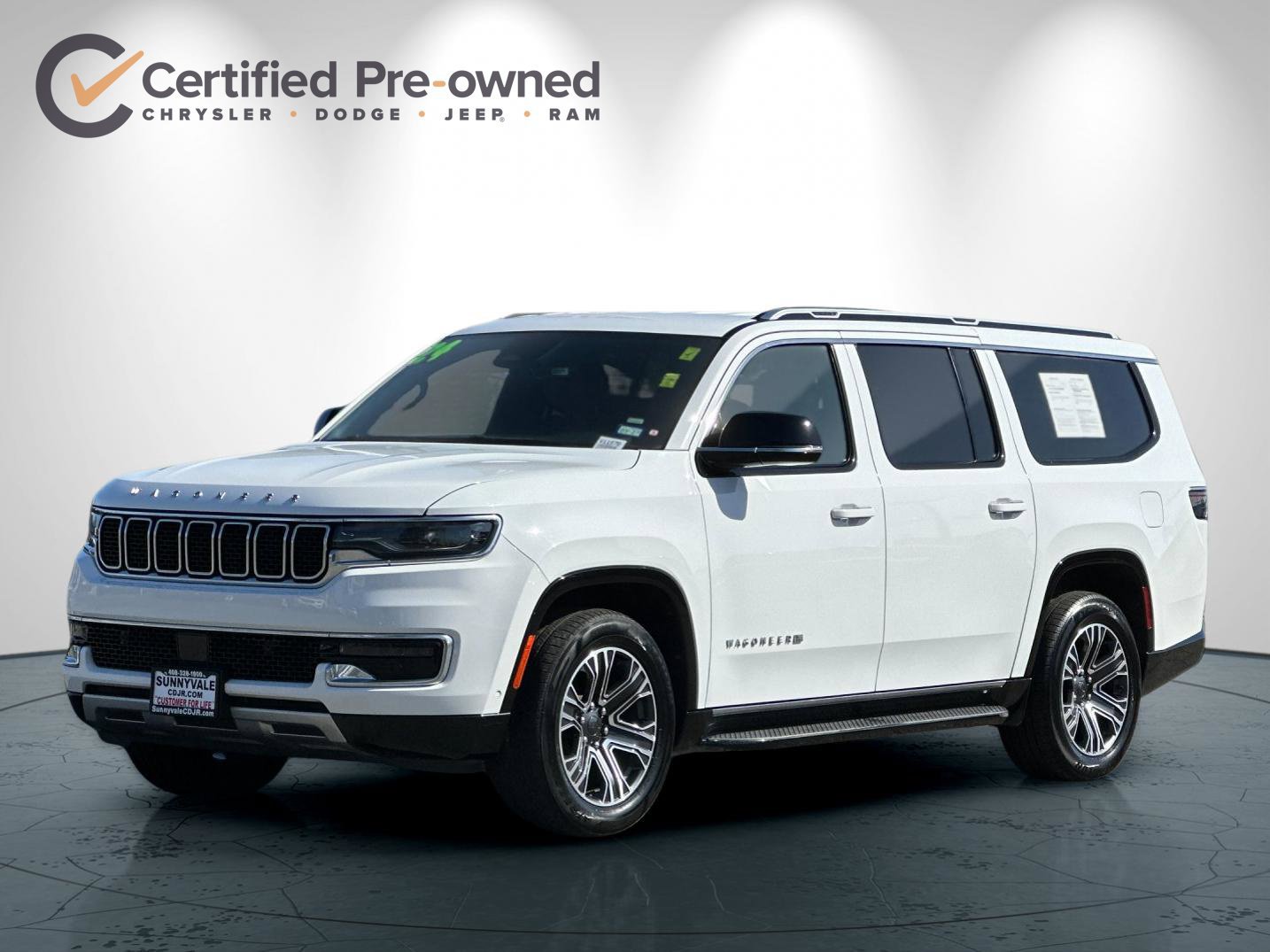 Used 2024 Jeep Wagoneer L Series II RWD image 8