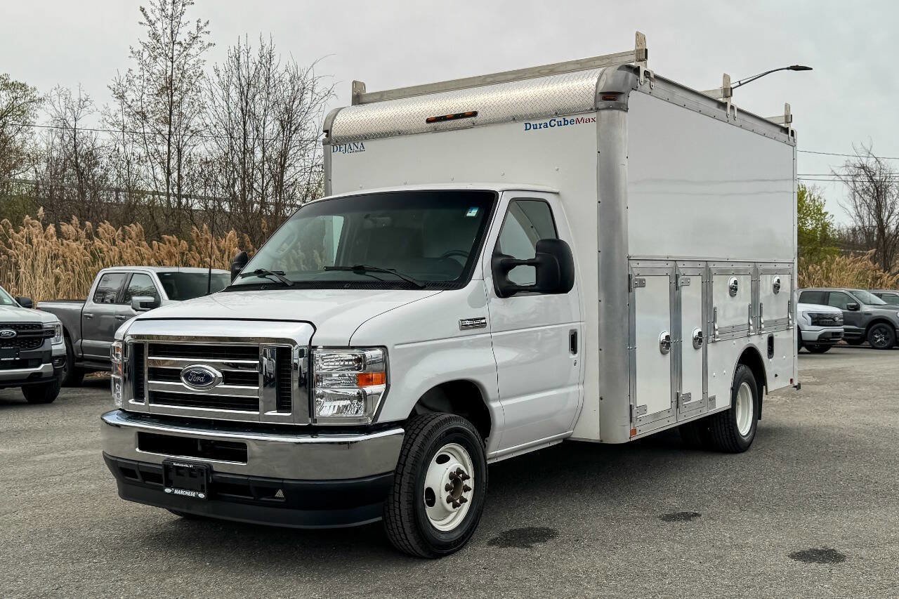 Used 2022 Ford E-350 and Econoline 350 Super Duty w/ Power Windows & Locks Group RWD image 7