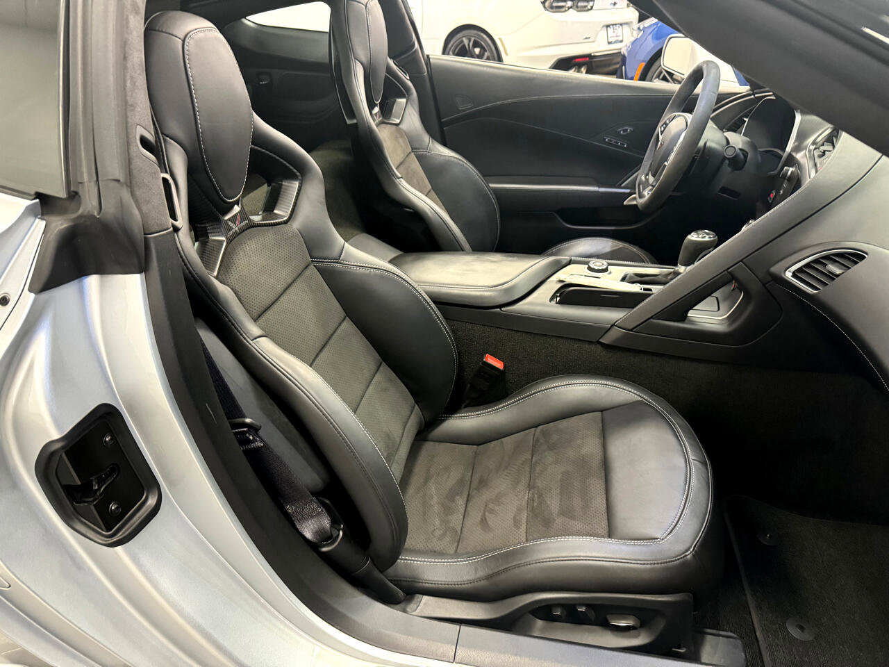 Used 2016 Chevrolet Corvette Z06 w/ 3LZ Preferred Equipment Group image 18