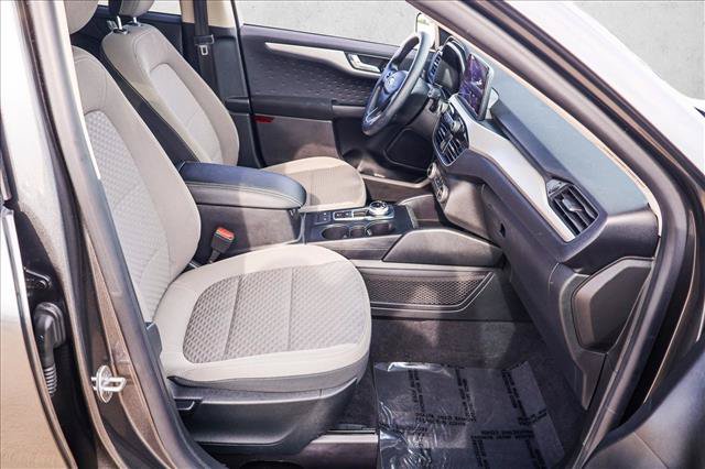 Used 2020 Ford Escape SE FWD image 25