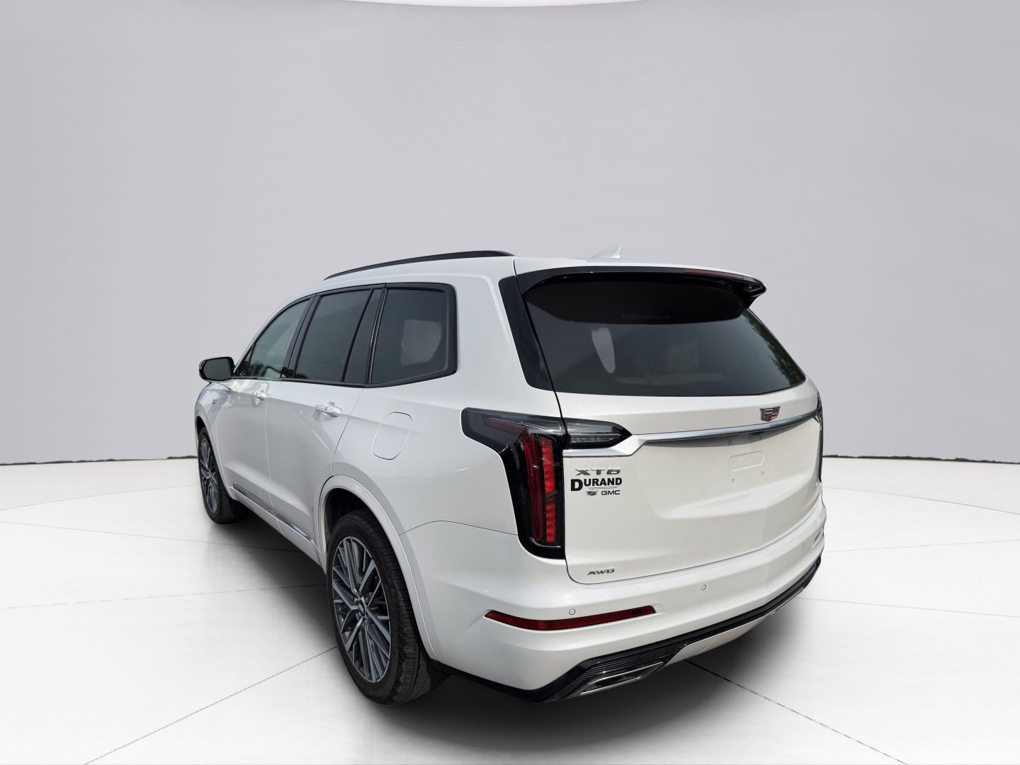 Used 2024 Cadillac XT6 Sport w/ LPO, Floor Liner Package AWD/4WD image 9