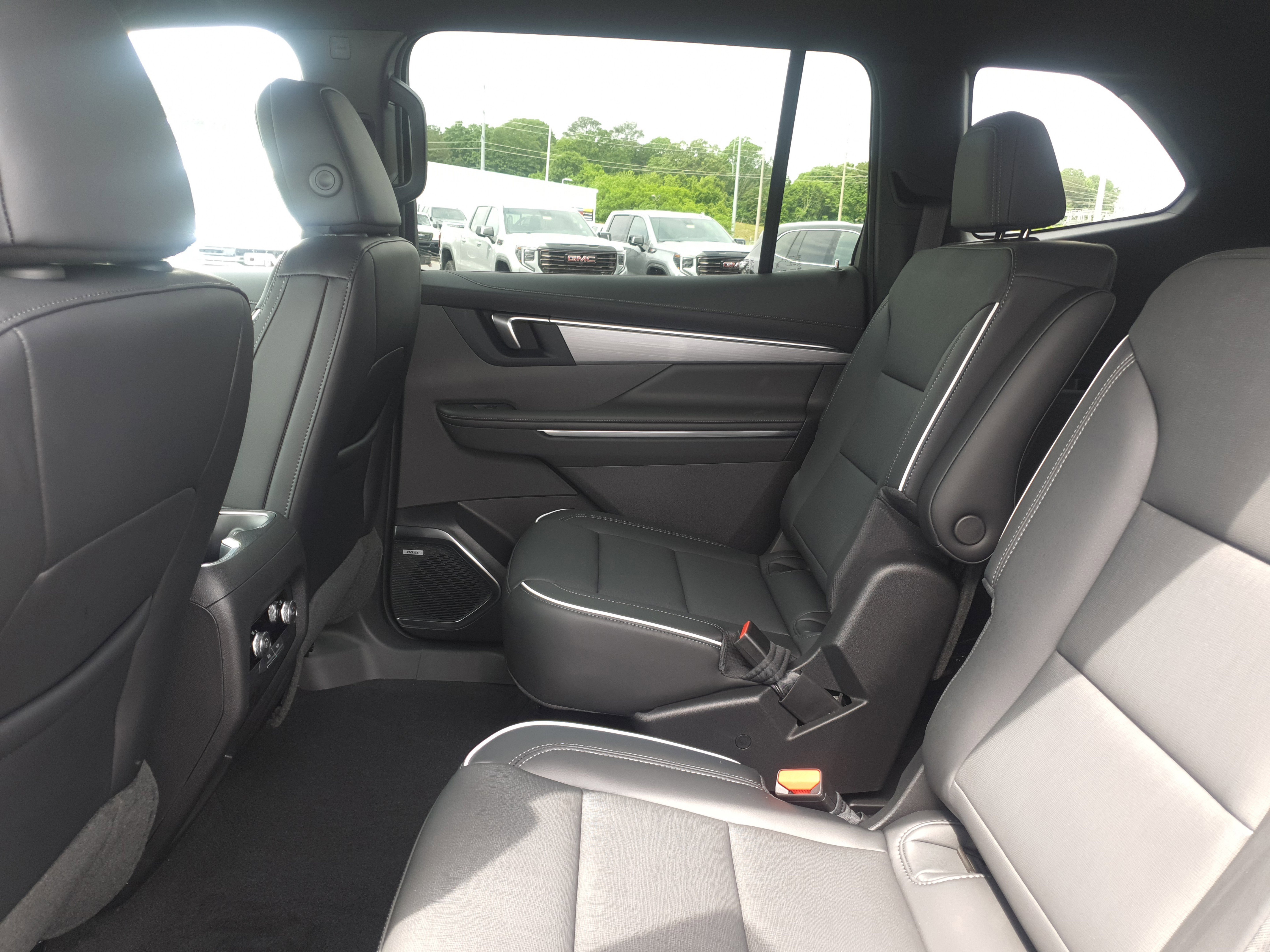 New 2025 Buick Enclave Preferred image 9