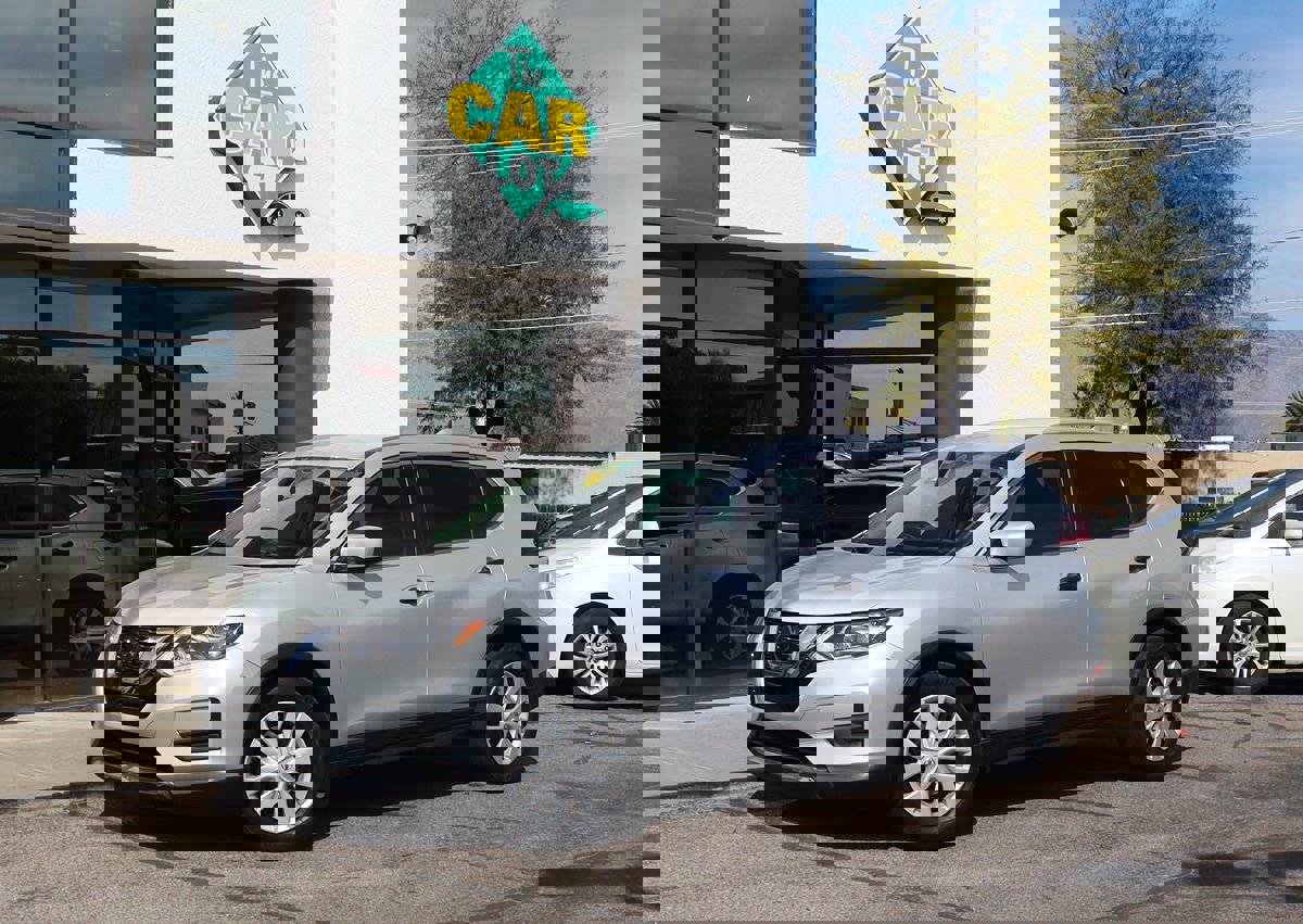 Used 2019 Nissan Rogue S image 3