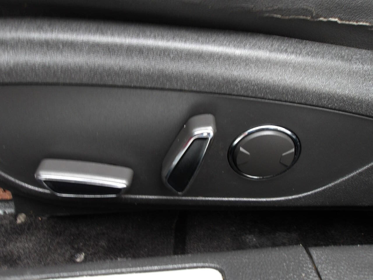 Used 2014 Lincoln MKZ AWD w/ Equipment Group 102A Reserve image 19