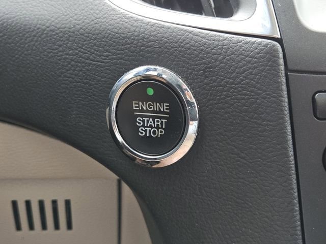 Used 2018 Ford Edge Titanium w/ Equipment Group 301A FWD image 20